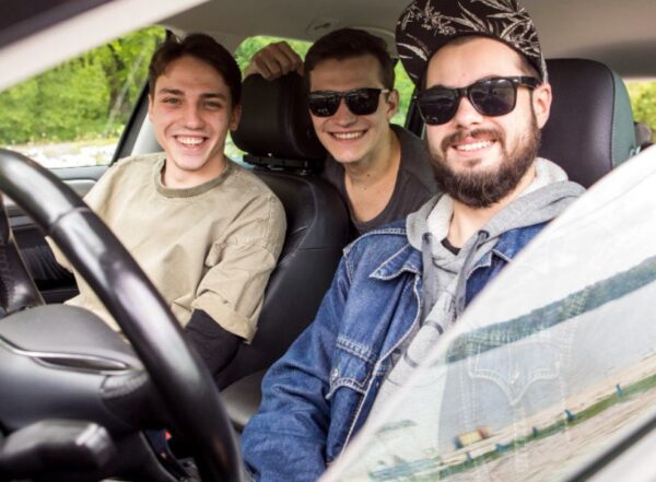 Eine perfekte Fahrschule mit modernsten Fahrzeugen