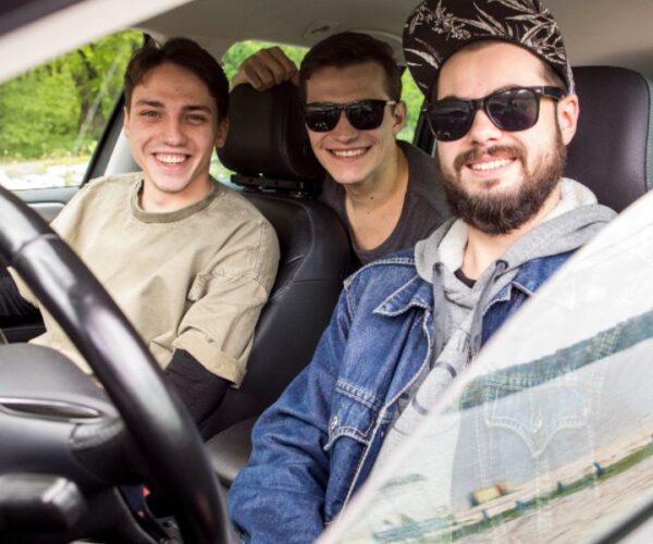 Eine perfekte Fahrschule mit modernsten Fahrzeugen